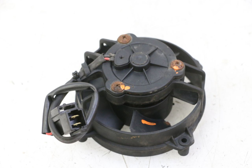 photo de VENTILADOR YAMAHA X-MAX XMAX 250 (2006 - 2009) - Primer plano técnico