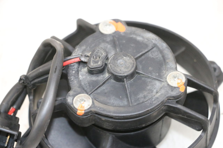 photo de VENTILADOR YAMAHA XMAX X-MAX 125 (2006 - 2009) - Zoom estado de uso