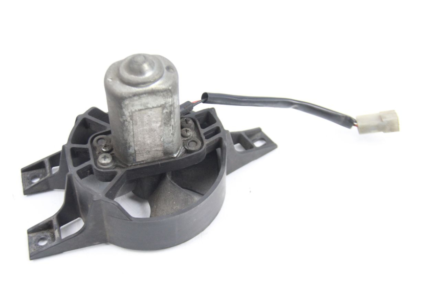 photo de VENTILADOR PIAGGIO X9 EVOLUTION 125 (2003 - 2007) - Primer plano técnico