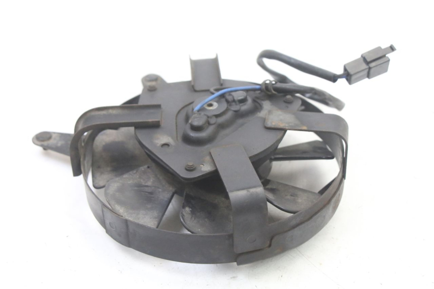 photo de VENTILADOR YAMAHA FZS FAZER 600 (2001 - 2003) - Otra perspectiva