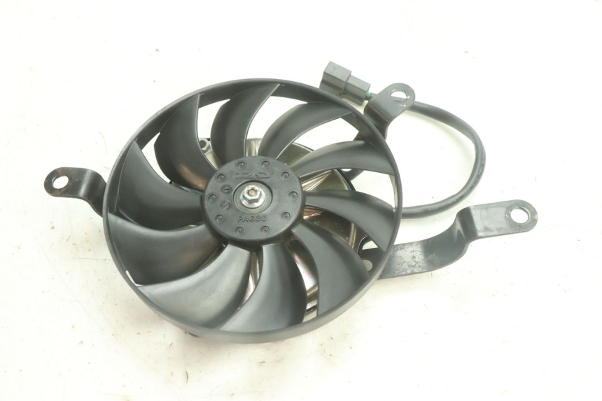 photo de VENTILADOR YAMAHA YZF R6 600 (2008 - 2009) - Detalle de la pieza
