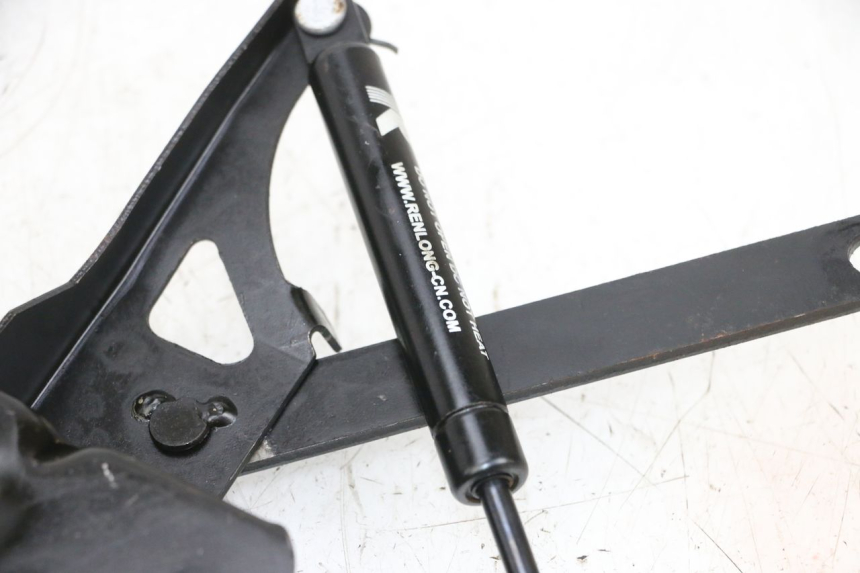 photo de AMORTIGUADOR COFRE JM MOTORS GTS 125 (2015 - 2019) - Otra perspectiva