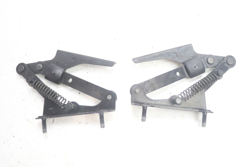 photo de AMORTIGUADOR COFRE PIAGGIO MP3 125 (2006 - 2014) - Detalle de la pieza