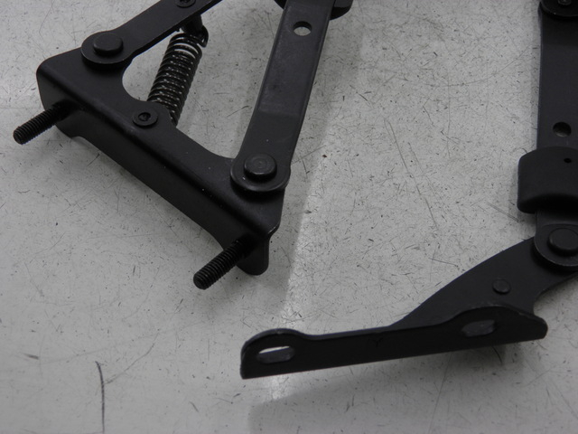 photo de AMORTIGUADOR COFRE PIAGGIO XEVO - X EVO 125 (2010 - 2015) - Otra perspectiva