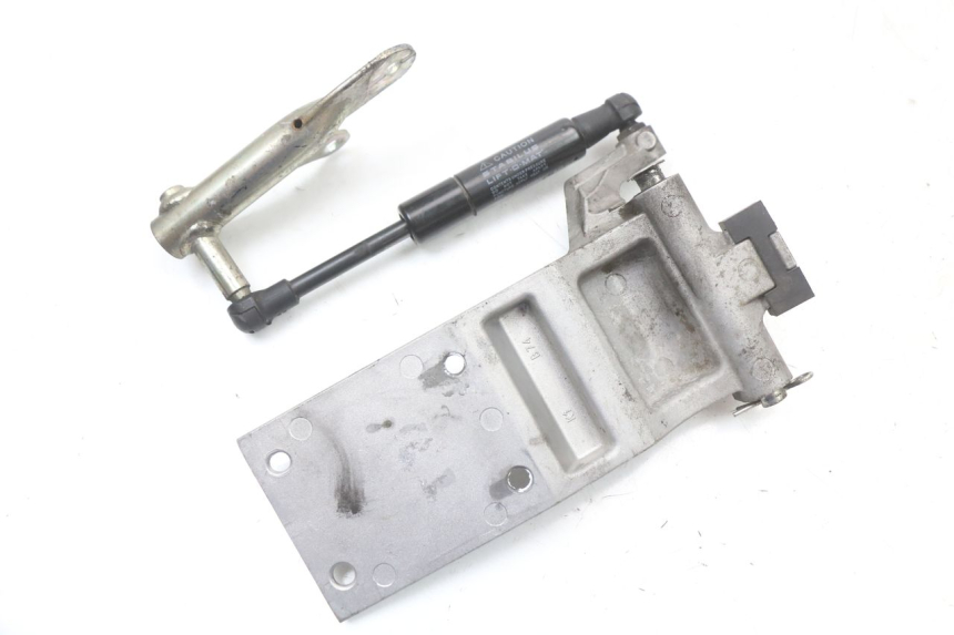 photo de AMORTIGUADOR DE MALETERO YAMAHA XMAX X-MAX ABS 125 (2017 - 2020) - Detalle de la pieza