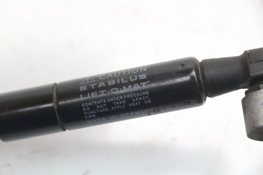 photo de AMORTIGUADOR DE MALETERO YAMAHA XMAX X-MAX ABS 125 (2017 - 2020) - Otra perspectiva