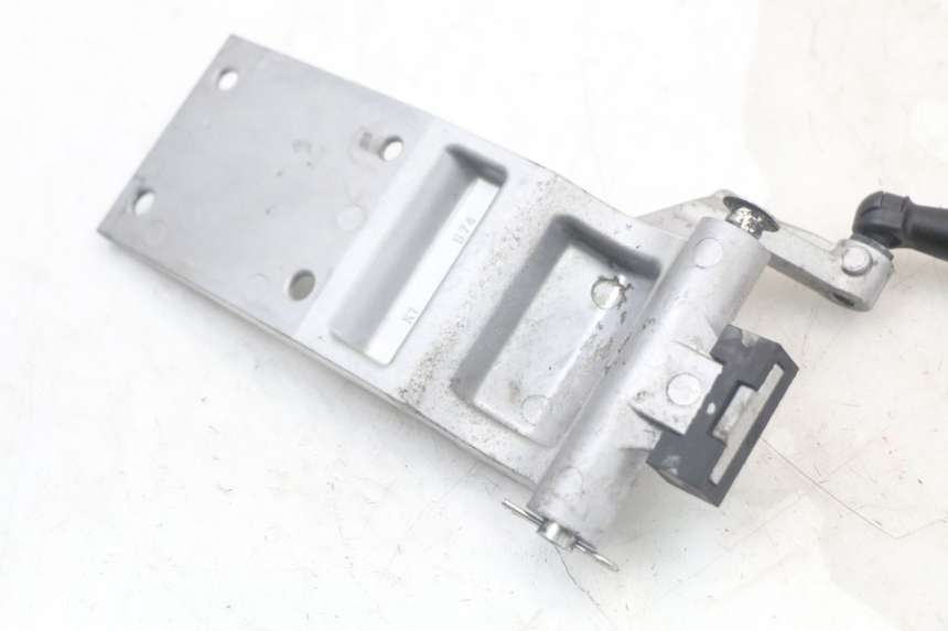 photo de AMORTIGUADOR DE MALETERO YAMAHA XMAX X-MAX ABS 125 (2017 - 2020) - Zoom estado de uso