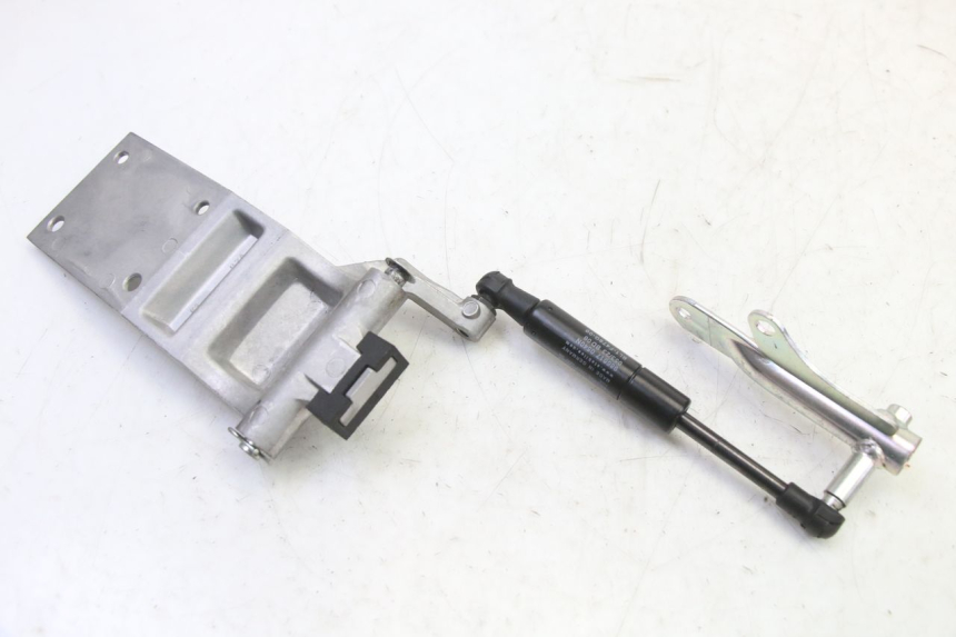 photo de AMORTIGUADOR COFRE YAMAHA XMAX X-MAX 125 (2021 - 2025) - Primer plano técnico