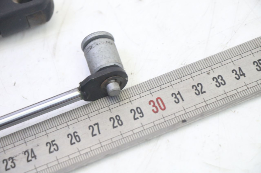 photo de ASIENTO AMORTIGUADOR QUADRO 4 4D 350 (2015 - 2018) - Detalles de los puntos de fijación