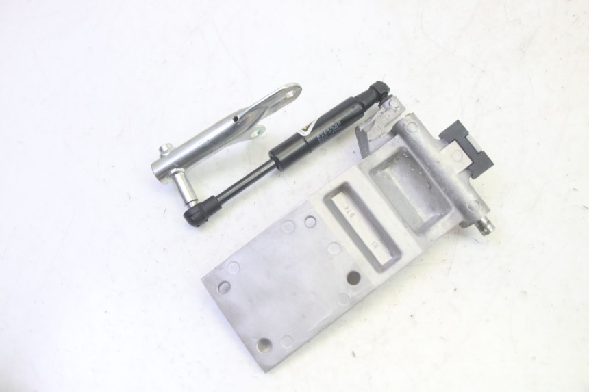 photo de ASIENTO AMORTIGUADOR YAMAHA TRICITY 300 (2020 - 2024) - Detalle de la pieza