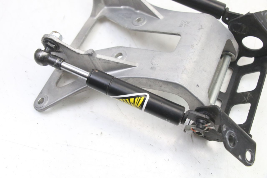 photo de ASIENTO AMORTIGUADOR YAMAHA YP T-MAX TMAX 530 (2017 - 2020) - Primer plano técnico