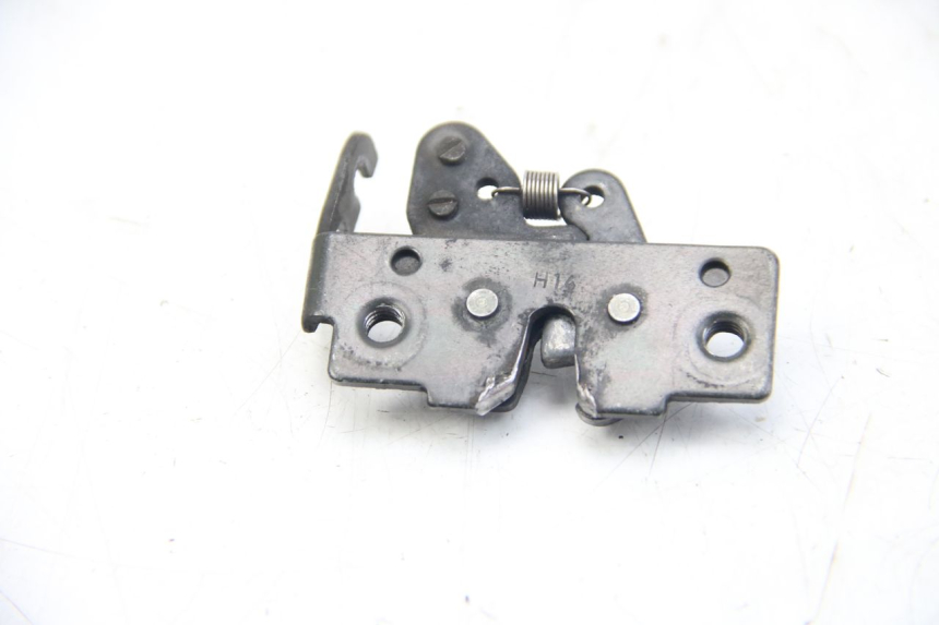 photo de CIERRE DEL ASIENTO PIAGGIO BEVERLY 125 (2010 - 2015) - Zoom estado de uso