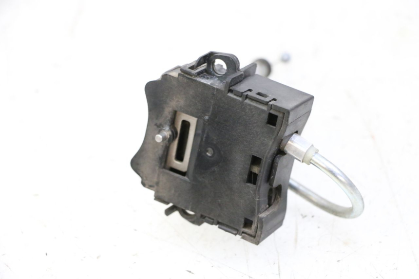 photo de ASIENTO CIERRE HONDA FORZA ABS 300 (2013 - 2017) - Primer plano técnico