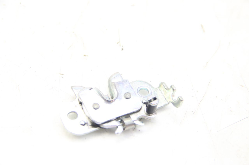 photo de CIERRE DEL ASIENTO PEUGEOT KISBEE 4T 50 (2018 - 2022) - Zoom estado de uso