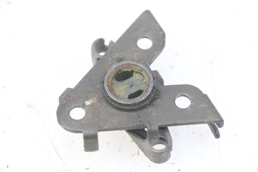 photo de CIERRE DE LA TAPA PEUGEOT DJANGO 2T 50 (2014 - 2019) - Detalle de la pieza