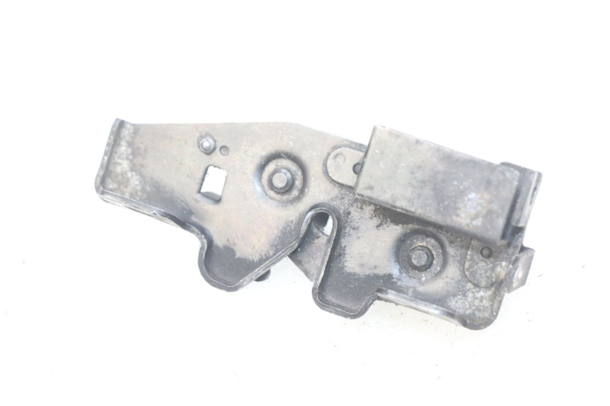 photo de CIERRE DE LA TAPA HONDA FES PANTHEON 2T 125 (1998 - 2002) - Otra perspectiva