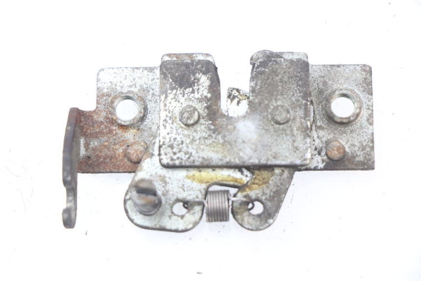 photo de CIERRE DE LA TAPA HONDA FES PANTHEON 125 (2003 - 2007) - Vista principal