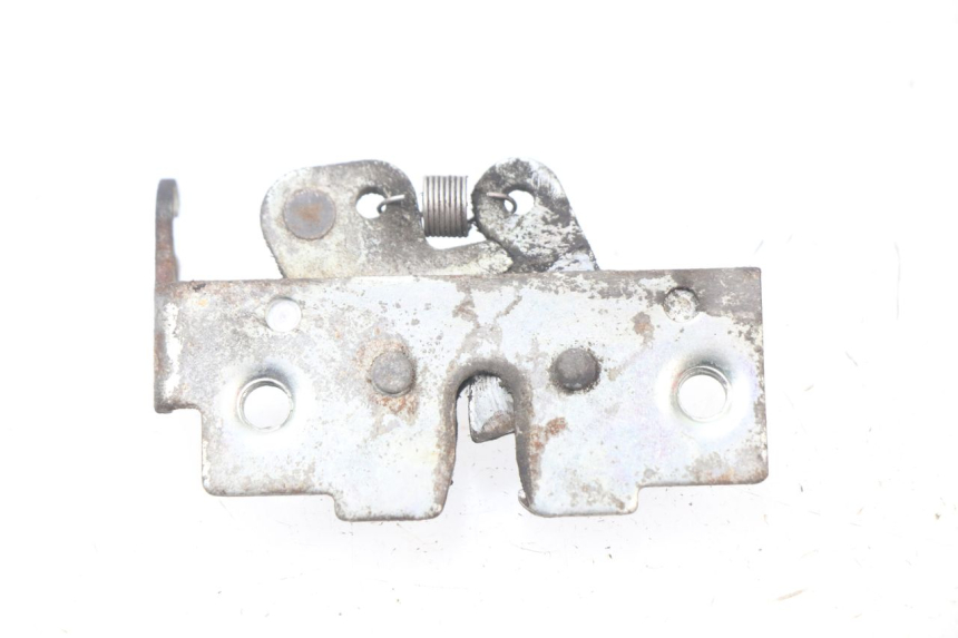 photo de CIERRE DE LA TAPA HONDA FES PANTHEON 125 (2003 - 2007) - Zoom estado de uso