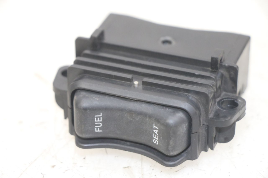 photo de CIERRE DE LA TAPA HONDA PCX (JF28) 125 (2009 - 2011) - Primer plano técnico