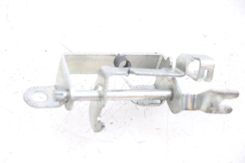 photo de CIERRE DE LA TAPA HONDA PCX (JF47) 125 (2012 - 2013) - Detalle de la pieza