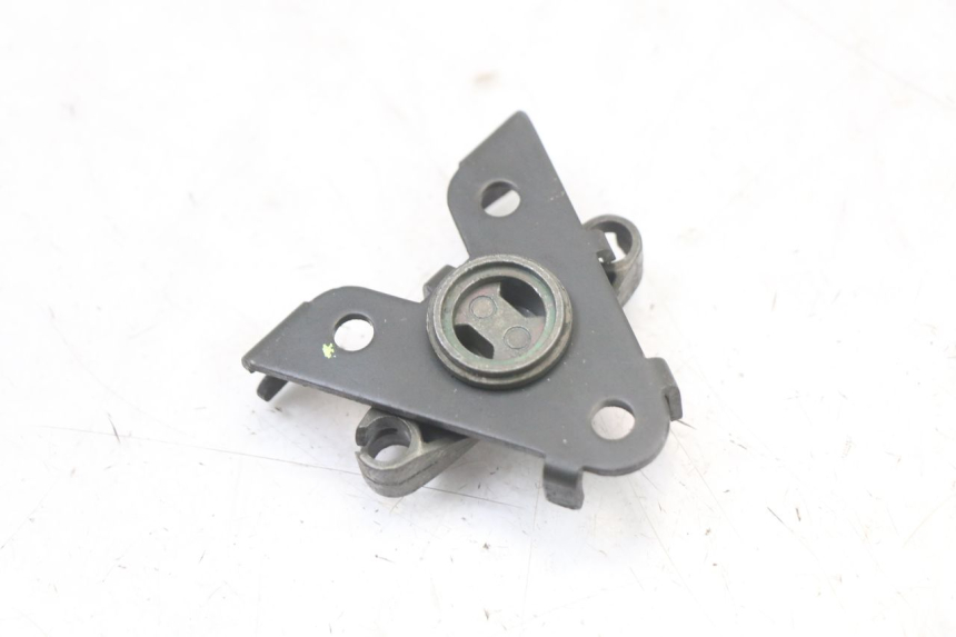 photo de BLOQUEO PUERTA PEUGEOT DJANGO 125 (2014 - 2017) - Primer plano técnico