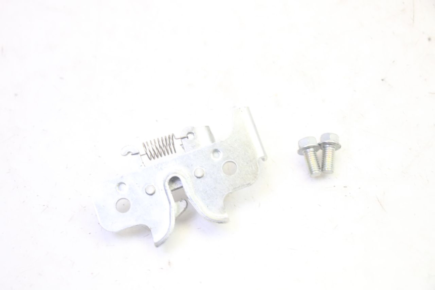 photo de BLOQUEO PUERTA YAMAHA TRICITY 300 (2020 - 2024) - Zoom estado de uso