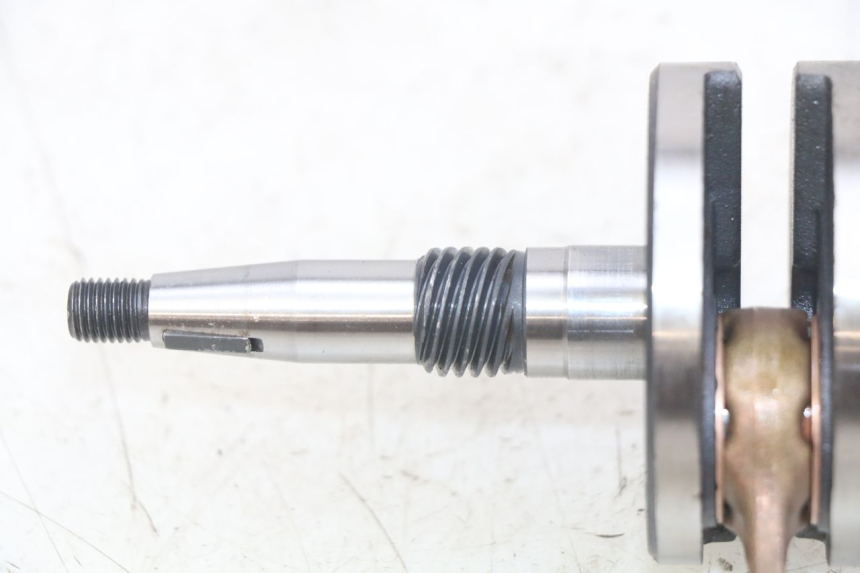 photo de CIGÜEÑAL KYMCO AGILITY NAKED RENOUVO 2T 50 (2011 - 2018) - Detalles de los puntos de fijación