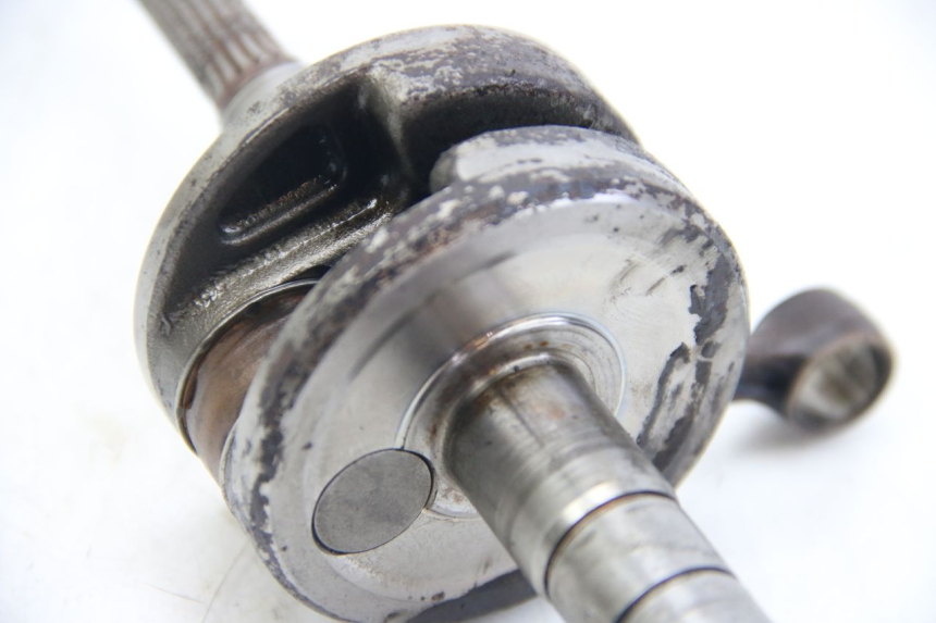 photo de CIGÜEÑAL MBK BOOSTER SPIRIT NAKED 50 (2004 - 2017) - Primer plano técnico