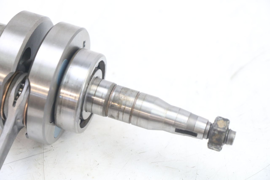 photo de CIGÜEÑAL MBK BOOSTER SPIRIT NAKED 50 (2004 - 2017) - Primer plano técnico