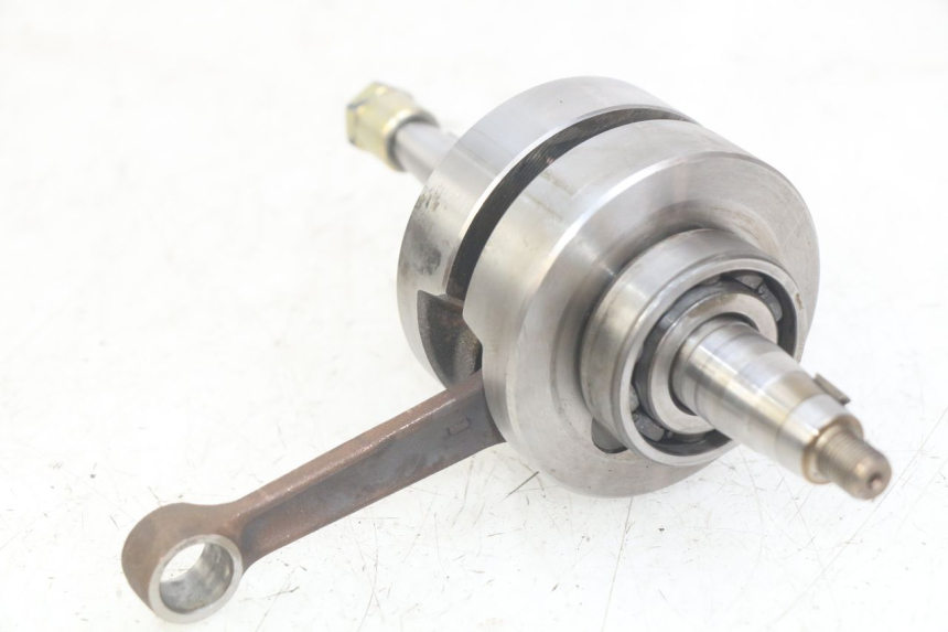 photo de CIGÜEÑAL DERBI GPR 50 (2004 - 2009) - Detalles de los puntos de fijación