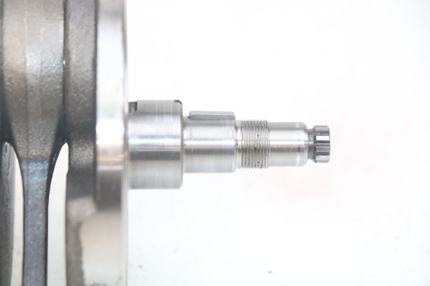 photo de CIGÜEÑAL DAELIM VJ ROADWIN FI 125 (2008 - 2017) - Detalles de los puntos de fijación