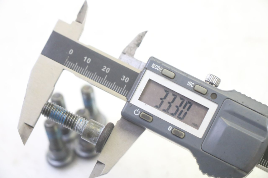 photo de TORNILLO DEL DISCO DE FRENO ADIVA AD3 300 (2014 - 2020) - Otra perspectiva