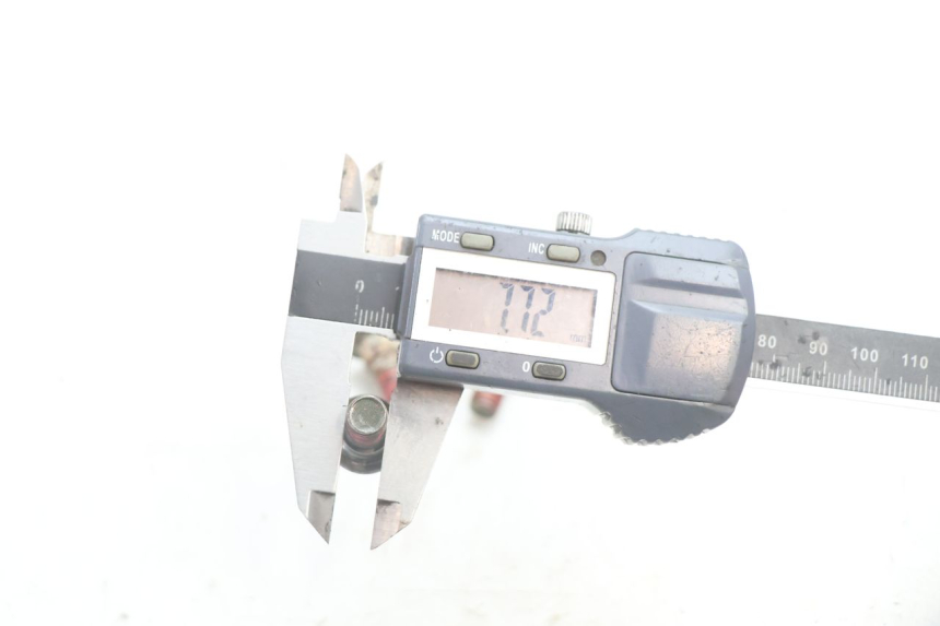 photo de TORNILLO DEL DISCO DE FRENO KYMCO AGILITY PREMIUM 50 (2007 - 2010) - Zoom estado de uso