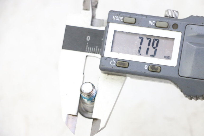 photo de TORNILLO DEL DISCO DE FRENO SUZUKI BURGMAN 125 (2007 - 2014) - Otra perspectiva