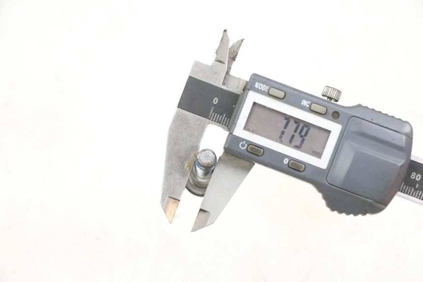 photo de TORNILLO DEL DISCO DE FRENO SUZUKI BURGMAN 650 (2013 - 2020) - Zoom estado de uso