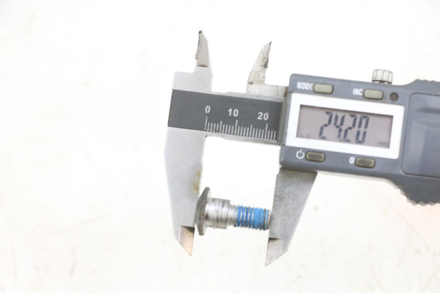 photo de TORNILLO DEL DISCO DE FRENO SUZUKI BURGMAN 650 (2013 - 2020) - Primer plano técnico