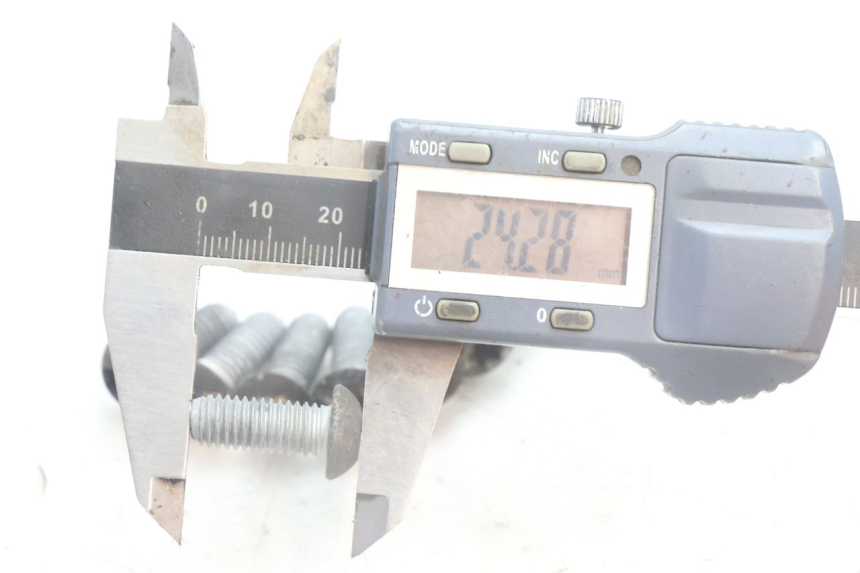 photo de TORNILLO DEL DISCO DE FRENO BMW C1 125 (2000 - 2003) - Zoom estado de uso