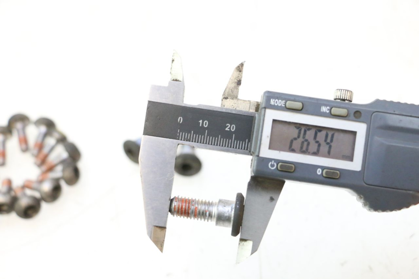 photo de TORNILLO DEL DISCO DE FRENO HONDA CB F HORNET 600 (2005 - 2006) - Zoom estado de uso