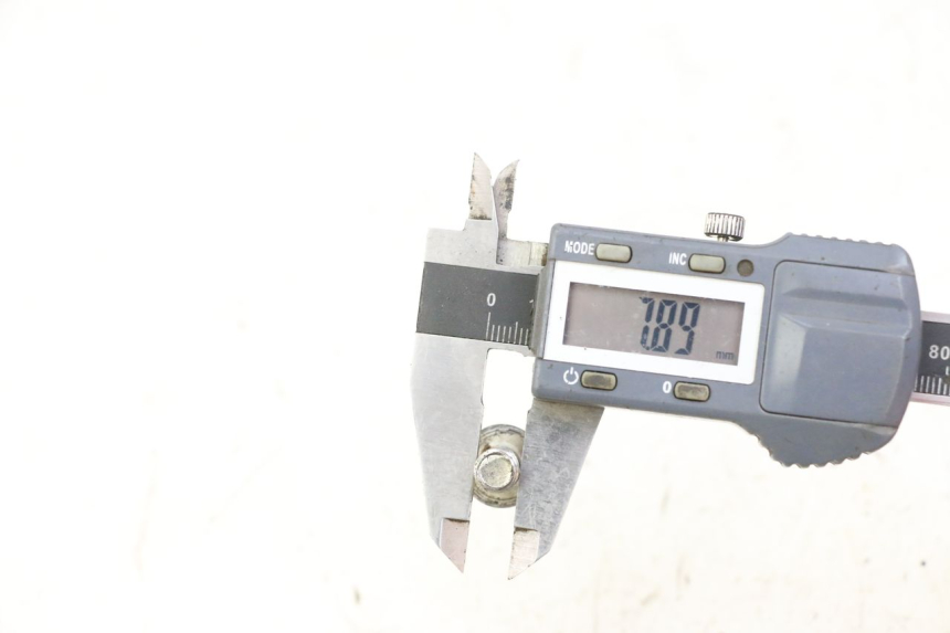 photo de TORNILLO DEL DISCO DE FRENO PEUGEOT CITYSTAR 50 (2013 - 2017) - Zoom estado de uso