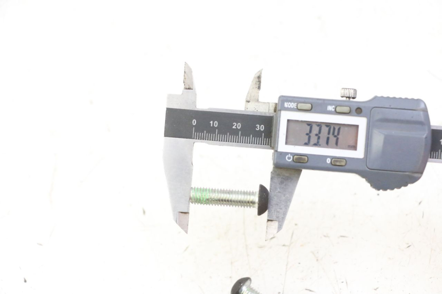 photo de TORNILLO DEL DISCO DE FRENO PEUGEOT CITYSTAR 50 (2013 - 2017) - Primer plano técnico