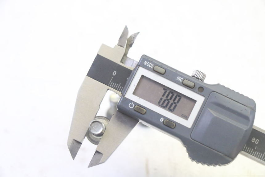 photo de TORNILLO DEL DISCO DE FRENO PEUGEOT CITYSTAR 50 (2013 - 2017) - Primer plano técnico