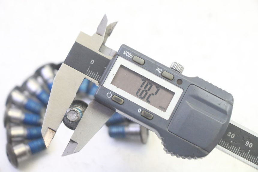 photo de TORNILLO DEL DISCO DE FRENO SUZUKI DL V STROM 1000 (2002 - 2007) - Zoom estado de uso