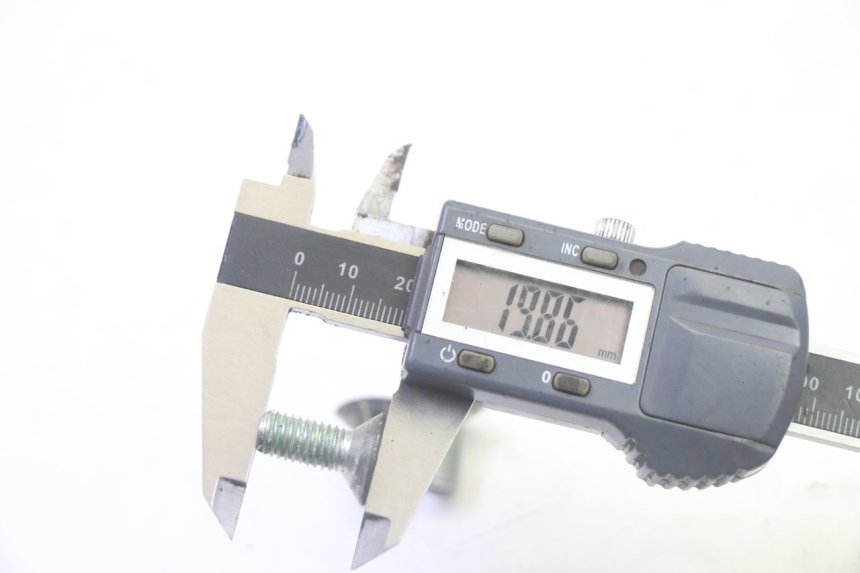 photo de TORNILLO DEL DISCO DE FRENO PEUGEOT ELYSTAR 50 (2002 - 2014) - Primer plano técnico