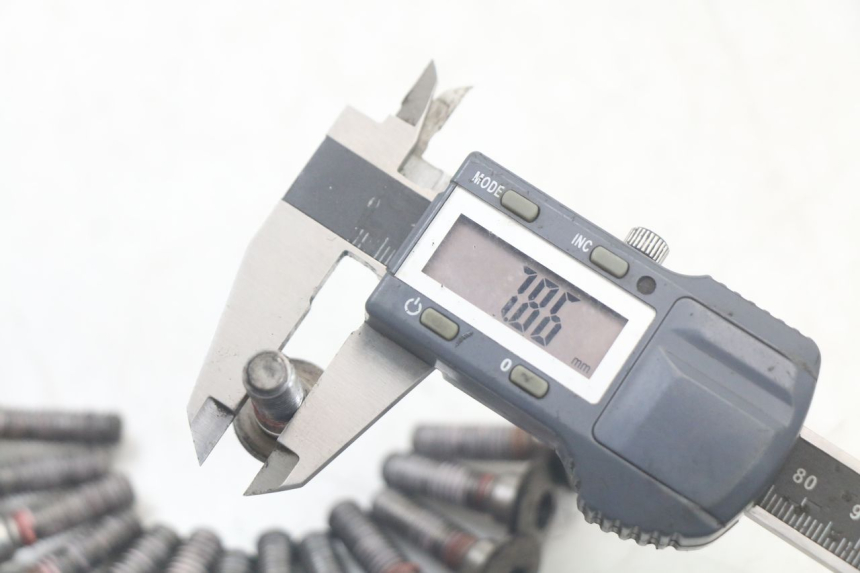 photo de TORNILLO DEL DISCO DE FRENO KAWASAKI ER-6 ER6 N 650 (2012 - 2016) - Primer plano técnico