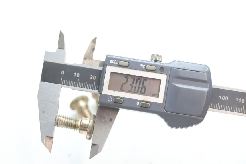 photo de TORNILLO DEL DISCO DE FRENO KEEWAY F-ACT NAKED 50 (2009 - 2014) - Otra perspectiva