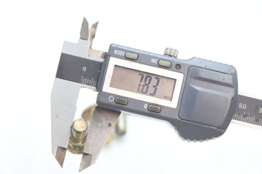 photo de TORNILLO DEL DISCO DE FRENO KEEWAY F-ACT NAKED 50 (2009 - 2014) - Primer plano técnico
