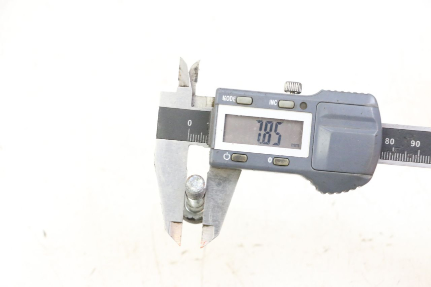 photo de TORNILLO DEL DISCO DE FRENO YAMAHA FJ 36Y 1100 (1984 - 1985) - Zoom estado de uso