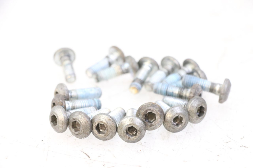 photo de TORNILLO DEL DISCO DE FRENO YAMAHA FJ 36Y 1100 (1984 - 1985) - Otra perspectiva