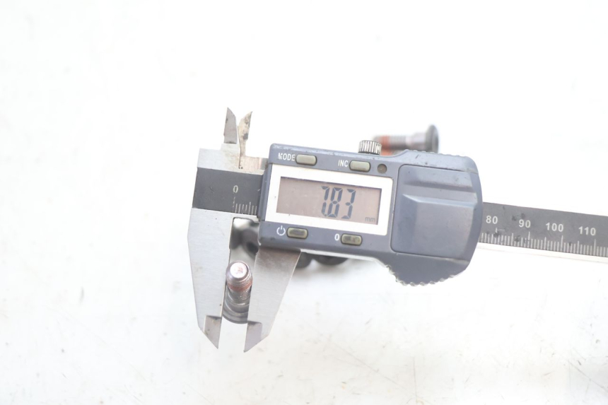 photo de TORNILLO DEL DISCO DE FRENO HONDA FJS SILVER WING SILVERWING 400 (2005 - 2008) - Otra perspectiva