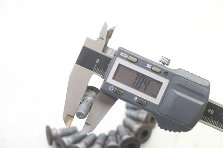 photo de TORNILLO DEL DISCO DE FRENO BMW G310 R 310 (2016 - 2020) - Otra perspectiva